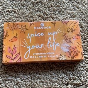 Makeup pallete ( essence )